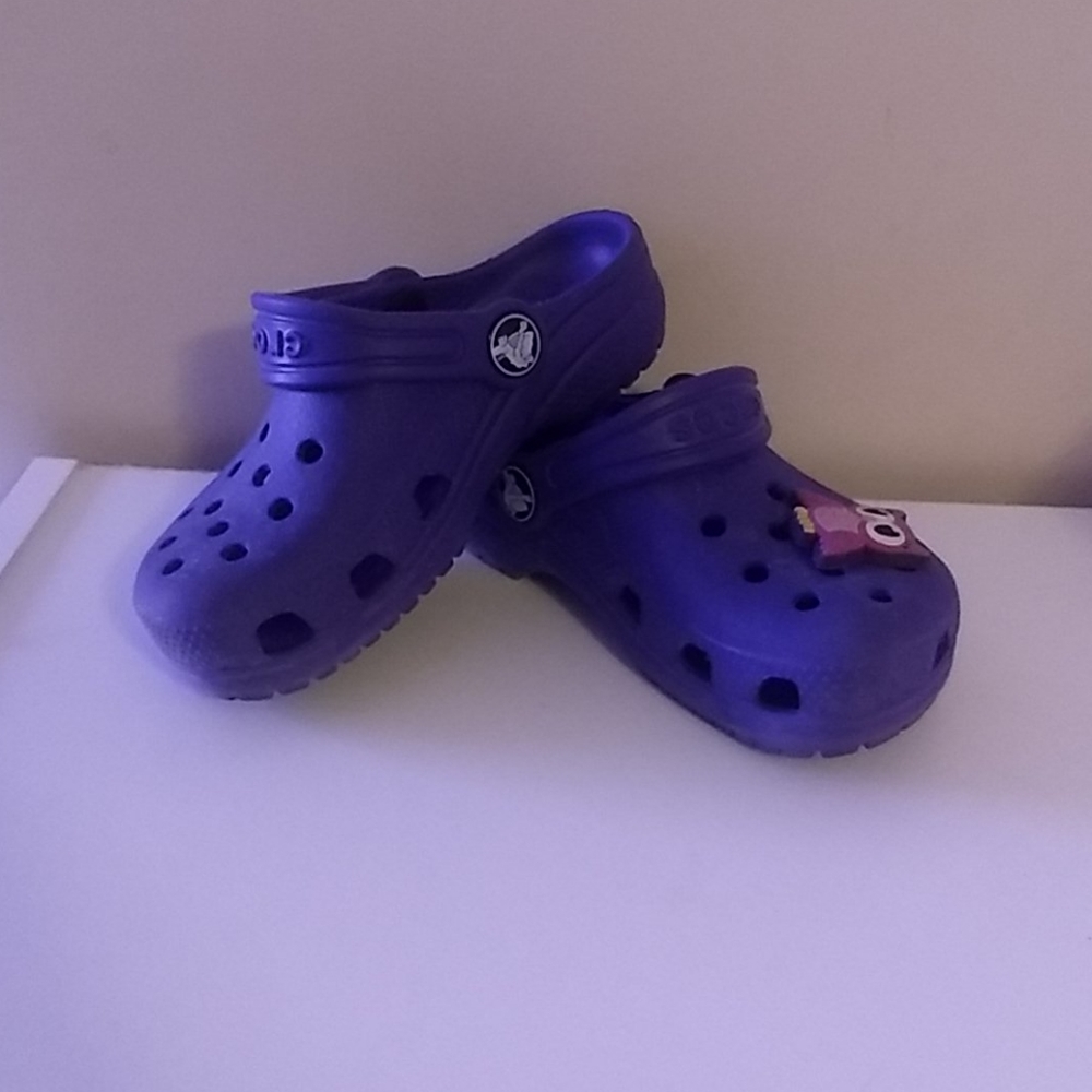 *Girl's Crocs*